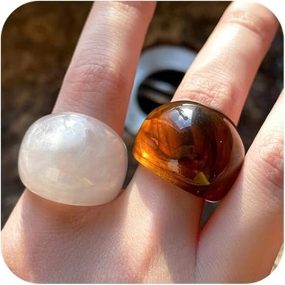2pc Chunky Acrylic Resin Rings – Vintage Y2K Stackable Brown & White Ring Set - Picture 5 of 5